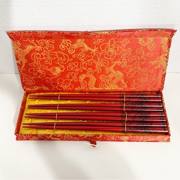 Unbranded Set of Four Lightweight Scenery Chopsticks in Asian Designed Case ❤️💛 - Picture 8 of 12